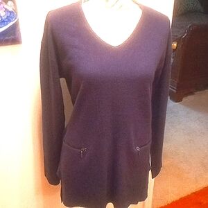 NWT V NECK LONG SWEATER /Small